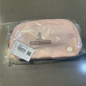 Lululemon Belt bag Flush pink